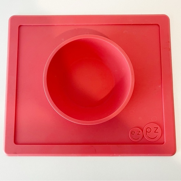 Happy Bowl Ezpz Red Silicone Feeding Non Slip Mat Baby Infant Dish - Picture 1 of 6